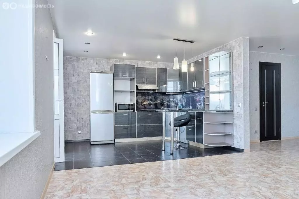 2-комнатная квартира: Благовещенск, улица Строителей, 66 (68 м) - Фото 1