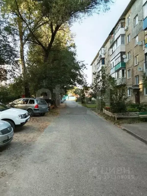 3-к кв. Калужская область, Киров Пролетарская ул., 33 (58.4 м) - Фото 2
