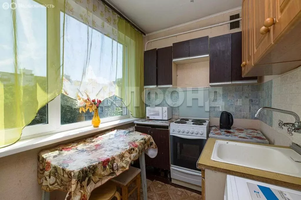 3-комнатная квартира: Новосибирск, улица Гоголя, 190/1 (57.3 м) - Фото 1