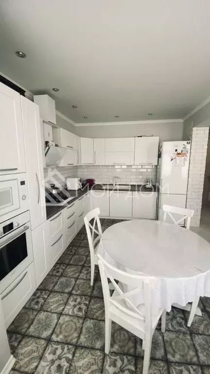 3-к кв. Сахалинская область, Южно-Сахалинск ул. Крымская, 18 (75.0 м) - Фото 2