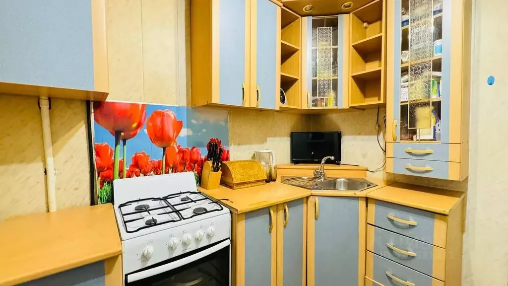 2-к кв. Ханты-Мансийский АО, Сургут Набережный просп., 66 (44.2 м) - Фото 1