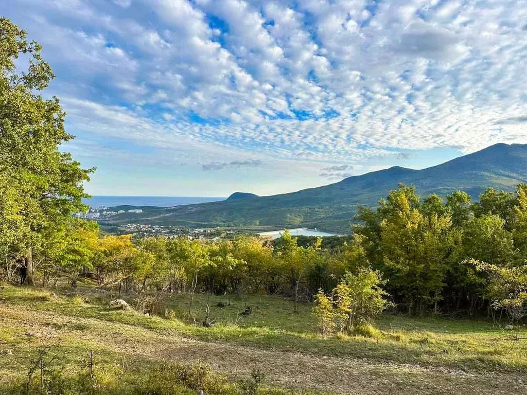 Участок в Крым, Алушта муниципальный округ, с. Изобильное  (7.0 сот.) - Фото 0