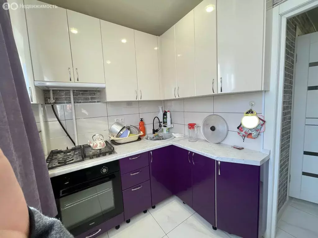 3-комнатная квартира: Новый Уренгой, улица 26-го съезда КПСС, 6 (66 м) - Фото 1