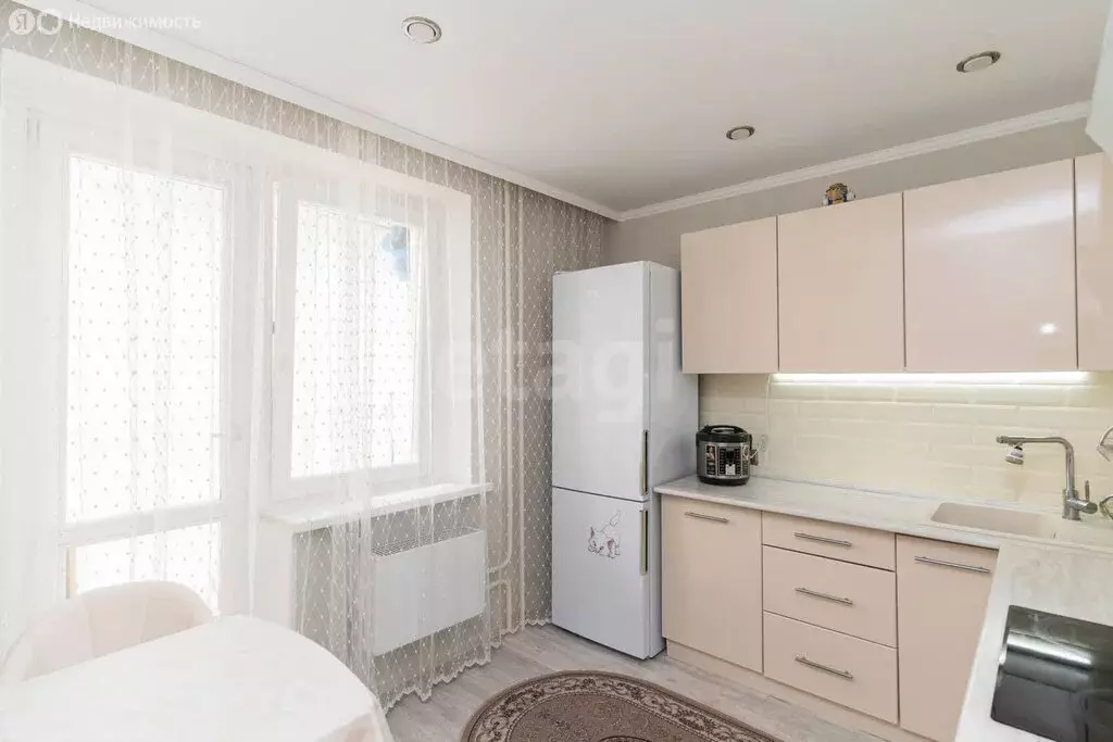 2-комнатная квартира: Тюмень, улица Федюнинского, 62к2 (58.5 м) - Фото 0