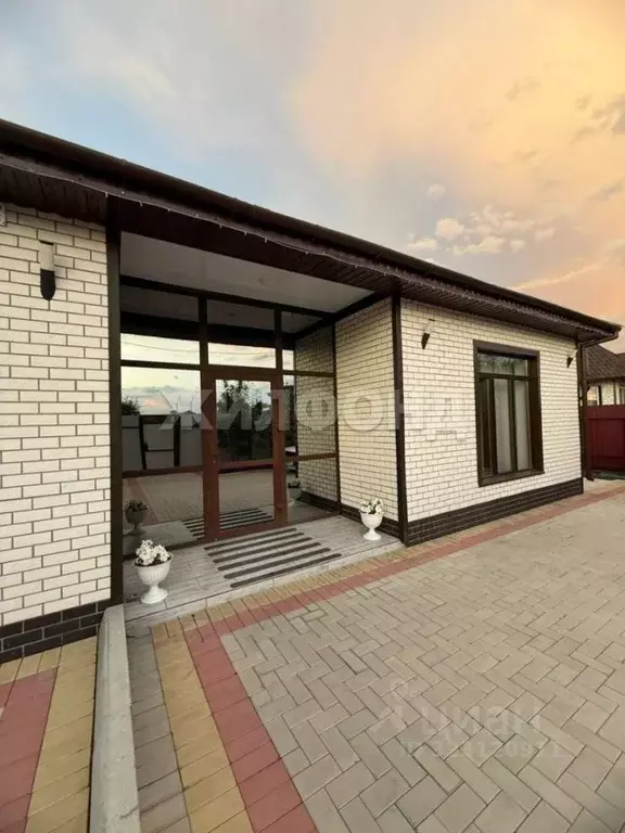 Дом в Хакасия, Усть-Абаканский район, с. Калинино ул. Бульварная (185 ... - Фото 1