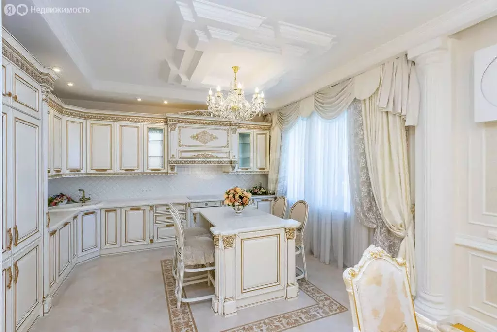 6-комнатная квартира: Тюмень, 6-й микрорайон, улица Валерии ... - Фото 1