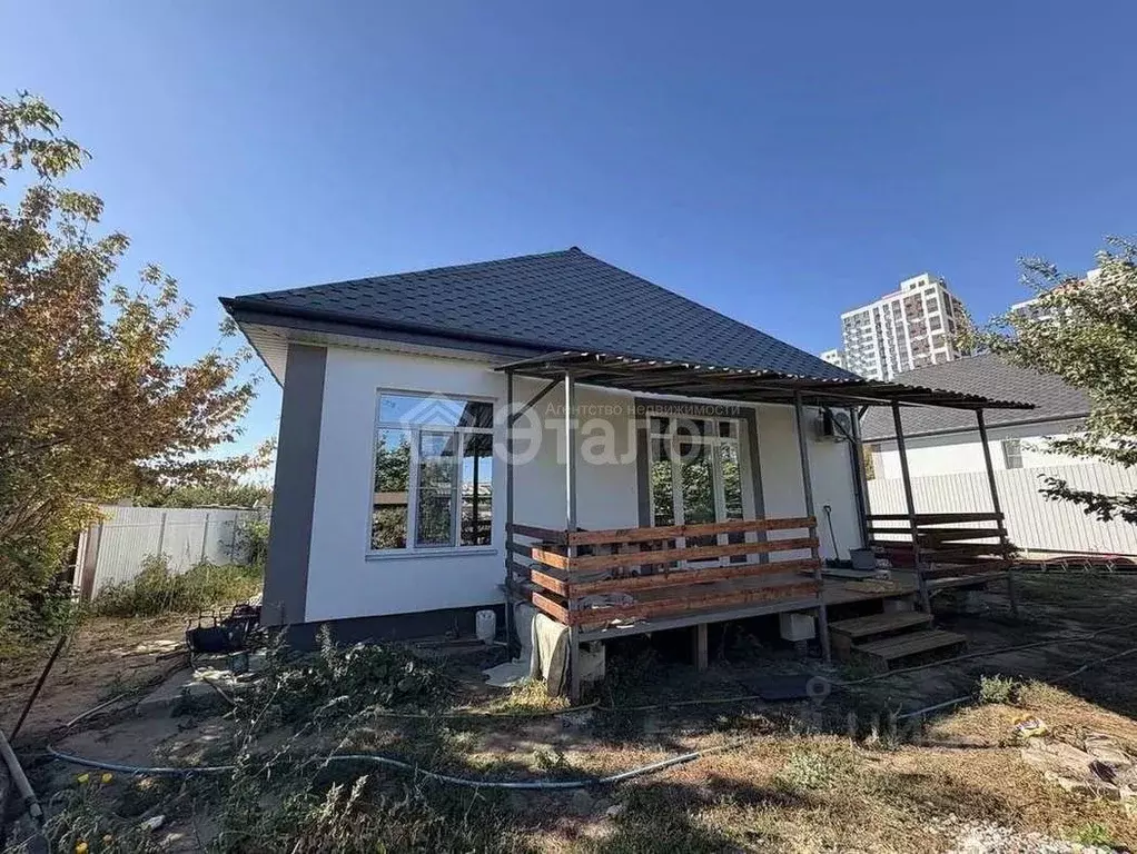 Дом в Волгоградская область, Волгоград Родниковая ул., 24/130А (93 м) - Фото 2