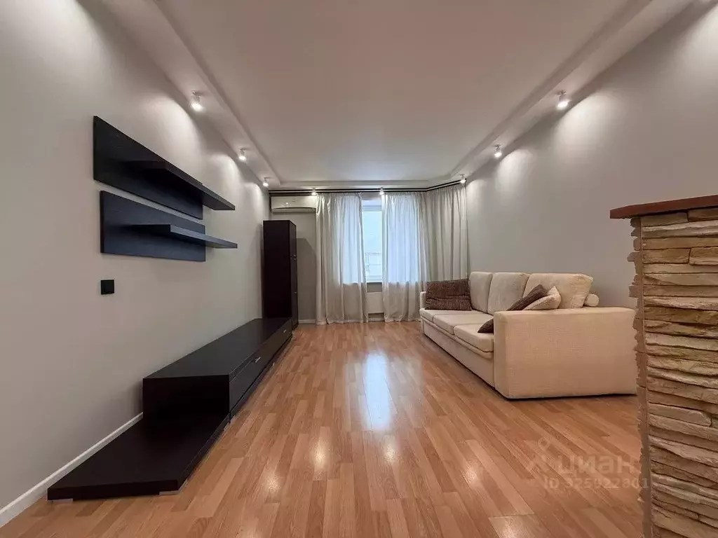 2-к кв. Москва ул. Саморы Машела, 8к2 (66.1 м) - Фото 1