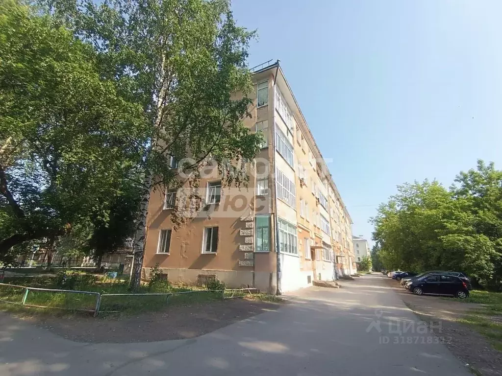 3-к кв. Пермский край, Краснокамск ул. Карла Либкнехта, 6 (79.4 м) - Фото 0