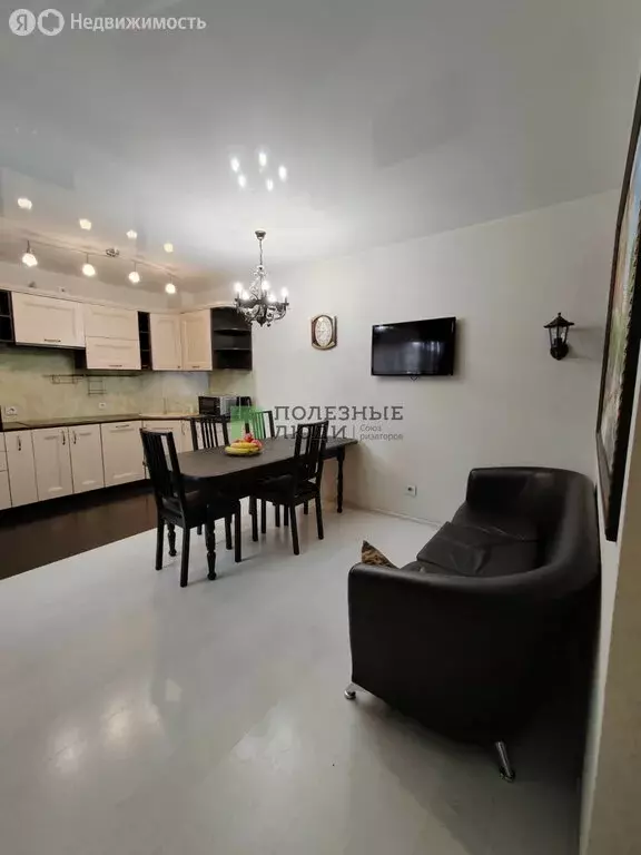 3-комнатная квартира: Красноярск, микрорайон Северный, улица ... - Фото 2