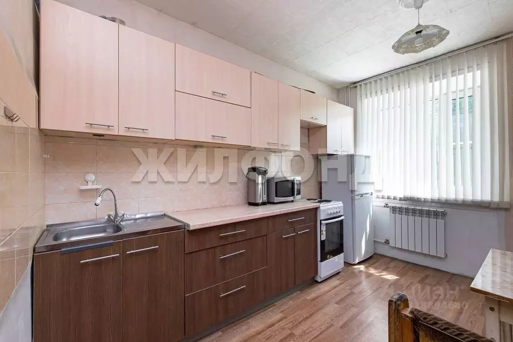 3-к кв. Новосибирская область, Искитимский район, Линево городское ... - Фото 0