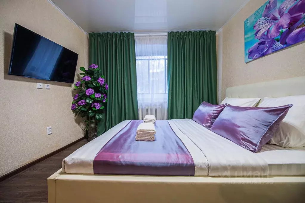 2-к кв. Челябинская область, Челябинск ул. Энгельса, 23 (65.0 м) - Фото 0