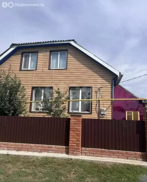 Дом в село Троицкий Урай, улица Гагарина (106 м) - Фото 1
