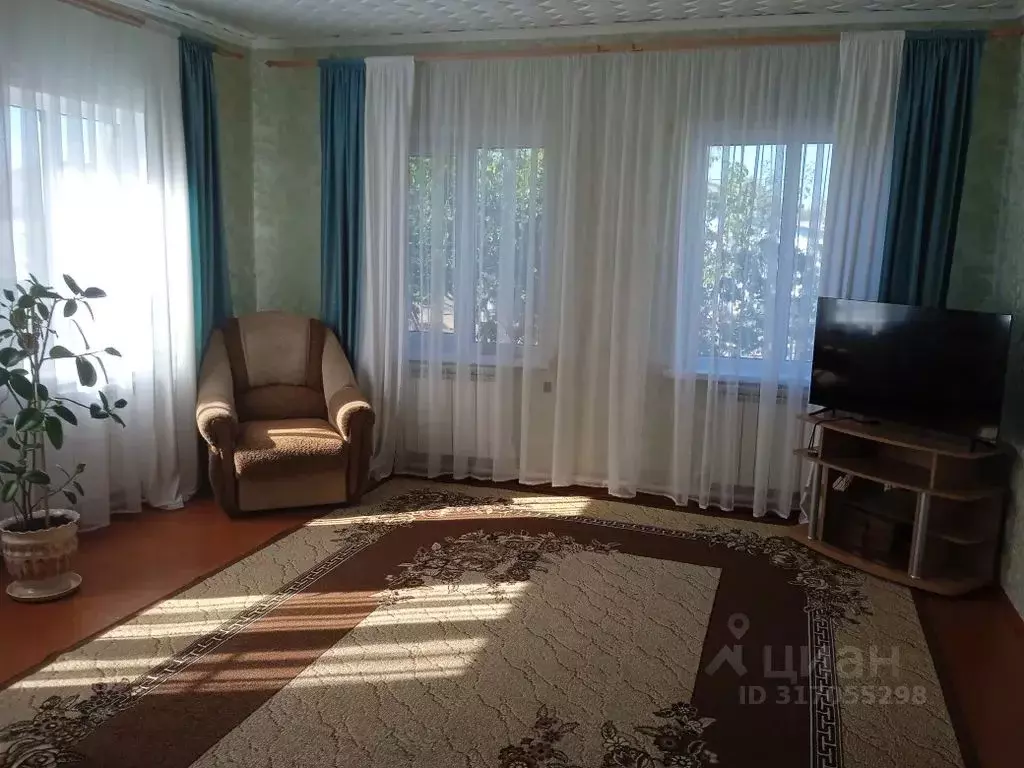 Дом в Воронежская область, Богучар ул. Мира, 111 (90 м) - Фото 0