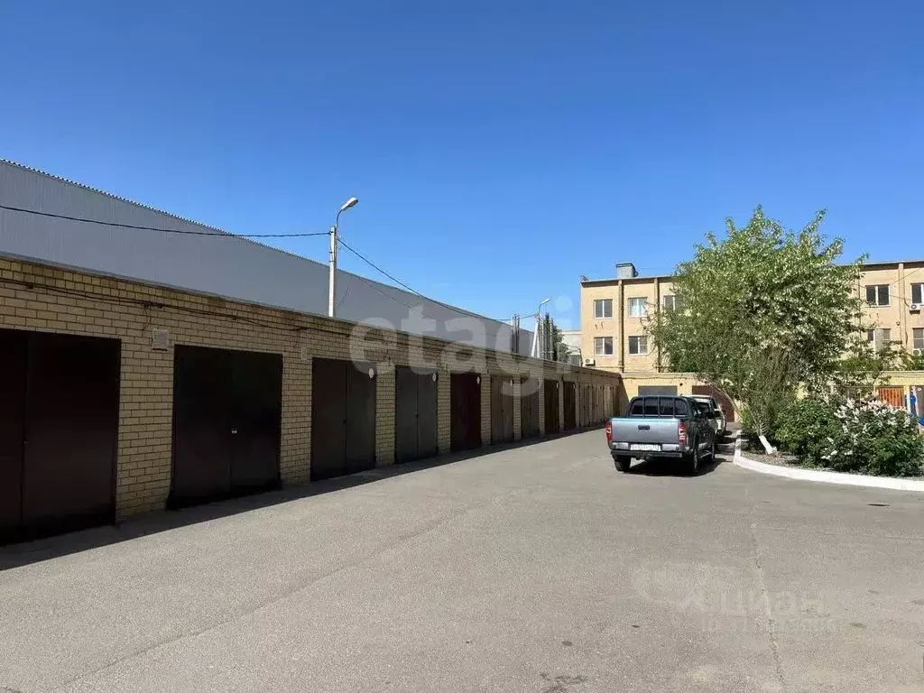 Гараж в Астраханская область, Астрахань ул. Латышева, 7 (19 м) - Фото 2