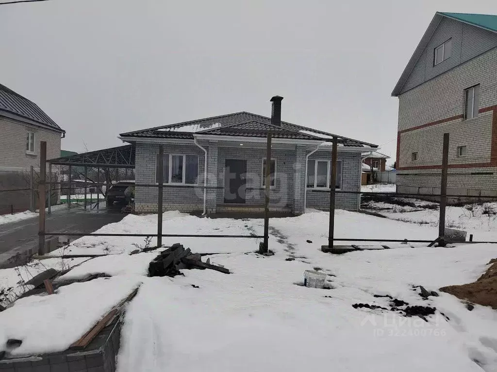 Дом в Воронежская область, Семилуки Южный мкр, ул. Васильковая, 46 ... - Фото 1