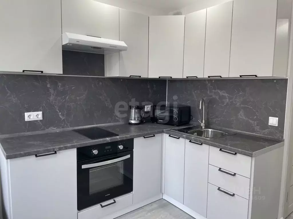 1-к кв. Тюменская область, Тюмень Новосибирская ул., 131 (44.0 м) - Фото 1