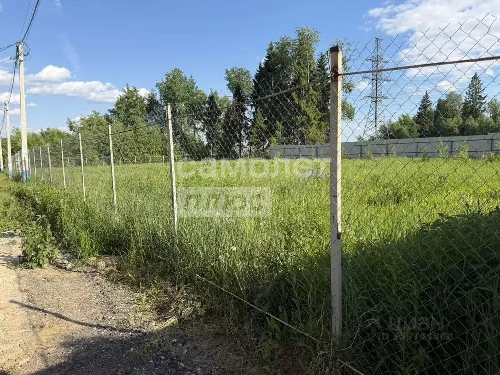 Участок в Московская область, Химки городской округ, д. Лугинино ул. ... - Фото 1