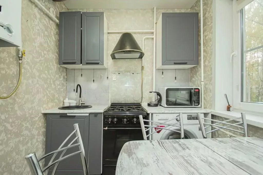 2-к кв. Московская область, Наро-Фоминск Южный мкр, ул. Ленина, 33 ... - Фото 1