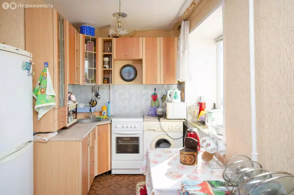 3-комнатная квартира: Ялуторовск, улица Новикова, 28 (53 м) - Фото 2