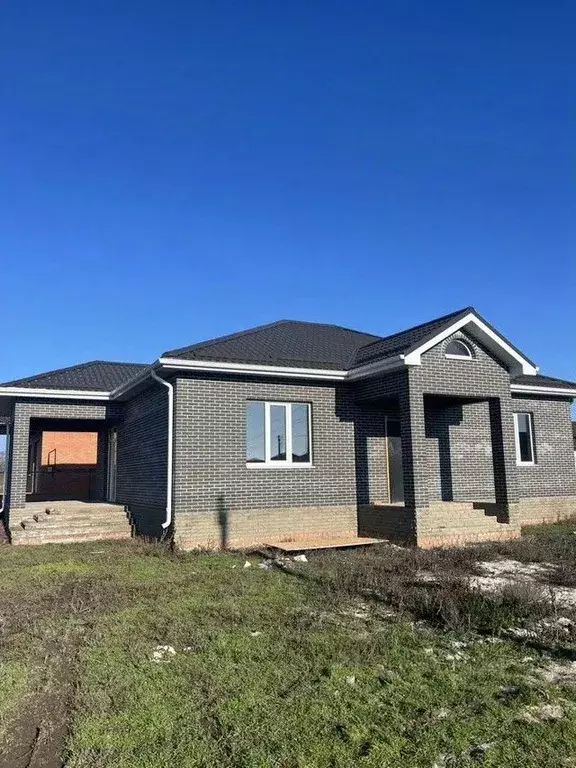 Дом в Ростовская область, Неклиновский район, с. Новобессергеневка ул. ... - Фото 1