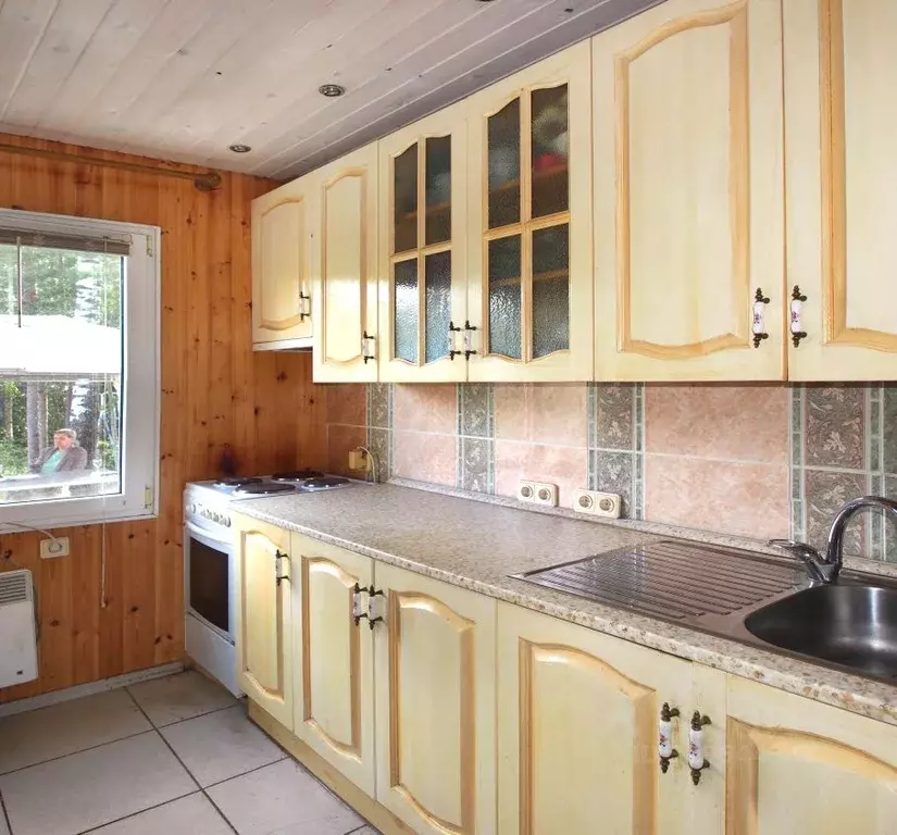 Дом в Ленинградская область, Выборгский район, Рощинское городское ... - Фото 2