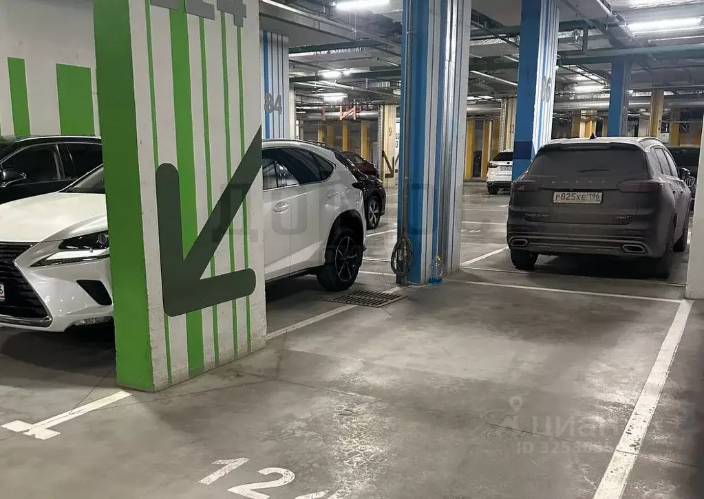 Гараж в Свердловская область, Екатеринбург ул. Ткачей, 13 (15 м) - Фото 1