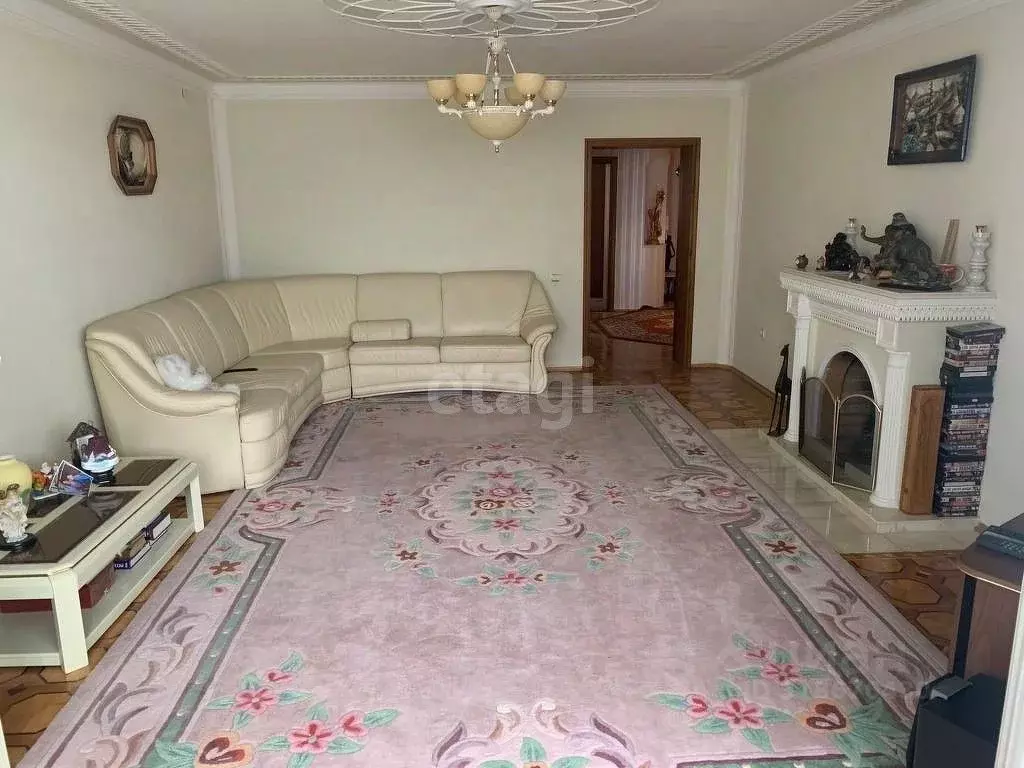 3-к кв. Белгородская область, Шебекино ул. Ленина, 97А (107.8 м) - Фото 0