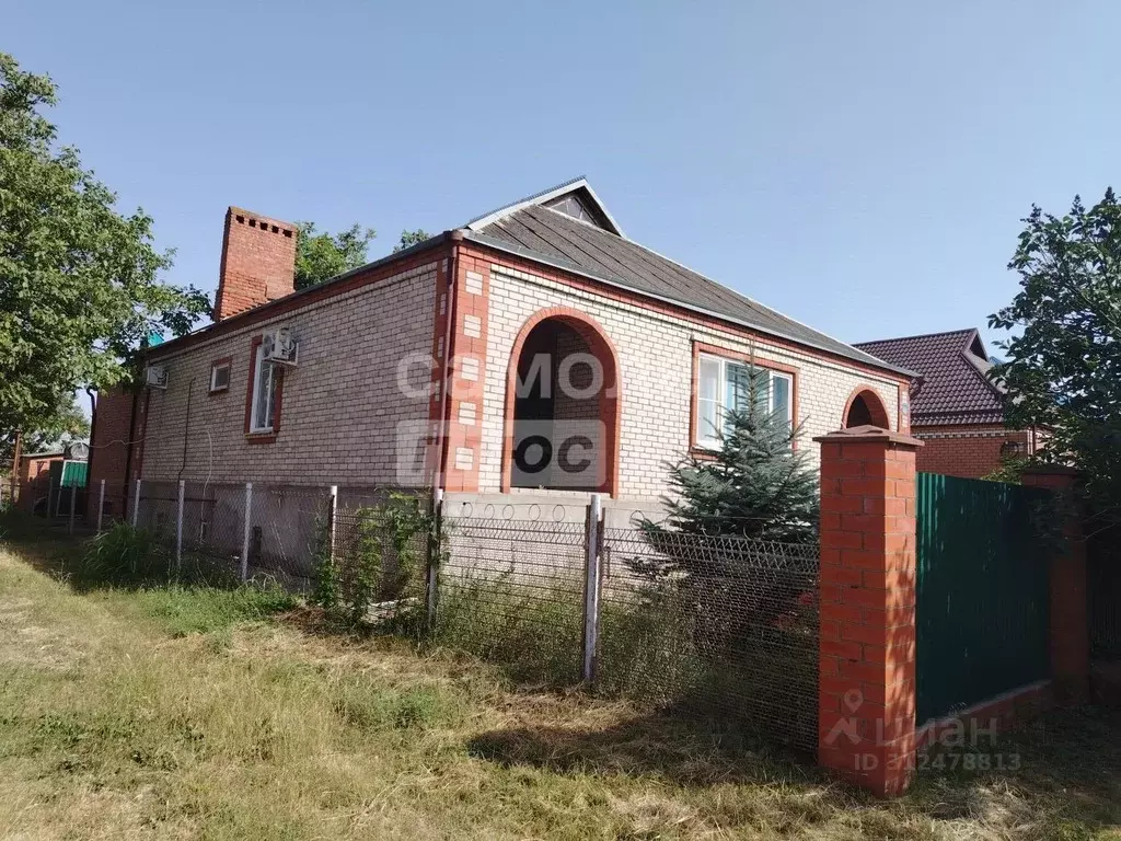 Дом в Краснодарский край, Динская ст-ца ул. Ломоносова, 2 (246 м) - Фото 0
