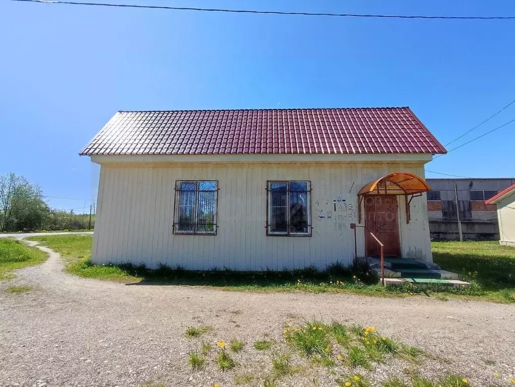 Торговая площадь в Новгородская область, пос. Батецкий ул. Лужская, 30 ... - Фото 1