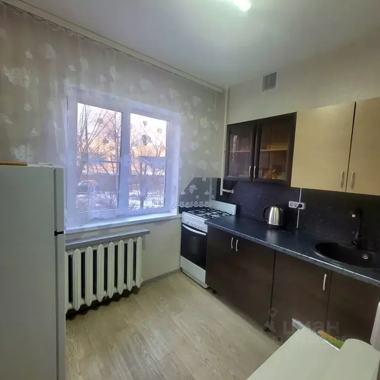 2-к кв. Омская область, Омск Кемеровская ул., 4 (45.0 м) - Фото 1