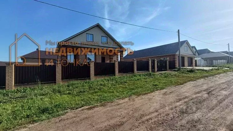 Дом в Башкортостан, Дюртюлинский район, Такарликовский сельсовет, с. ... - Фото 0