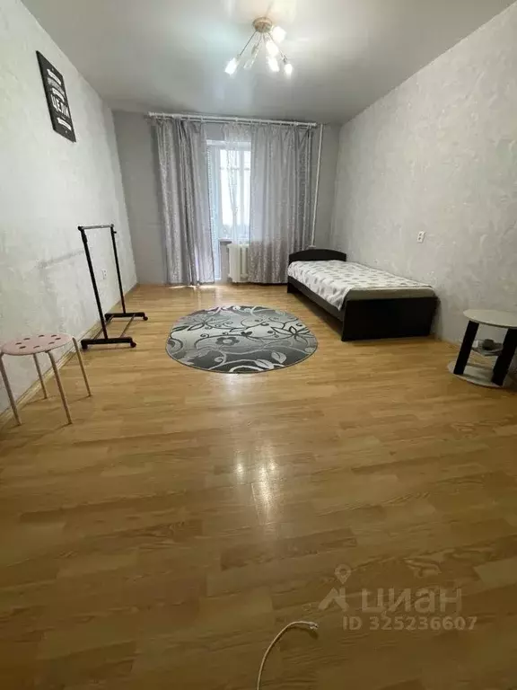 1-к кв. Свердловская область, Екатеринбург ул. Рабочих, 15 (40.0 м) - Фото 1