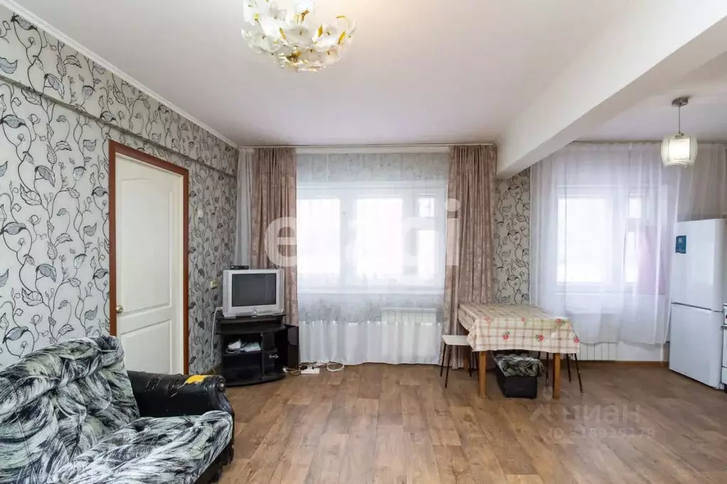2-к кв. Красноярский край, Красноярск Волгоградская ул., 19а (45.1 м) - Фото 0