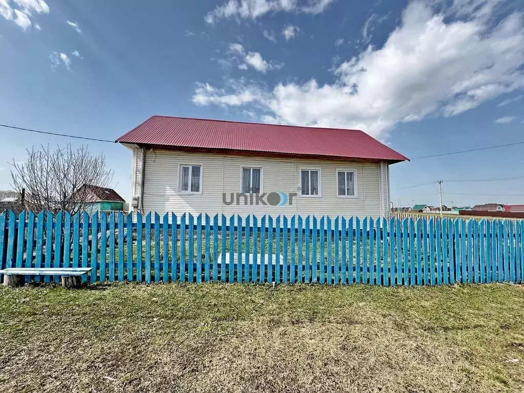 Дом в Башкортостан, Нуримановский район, Красногорский сельсовет, с. ... - Фото 1