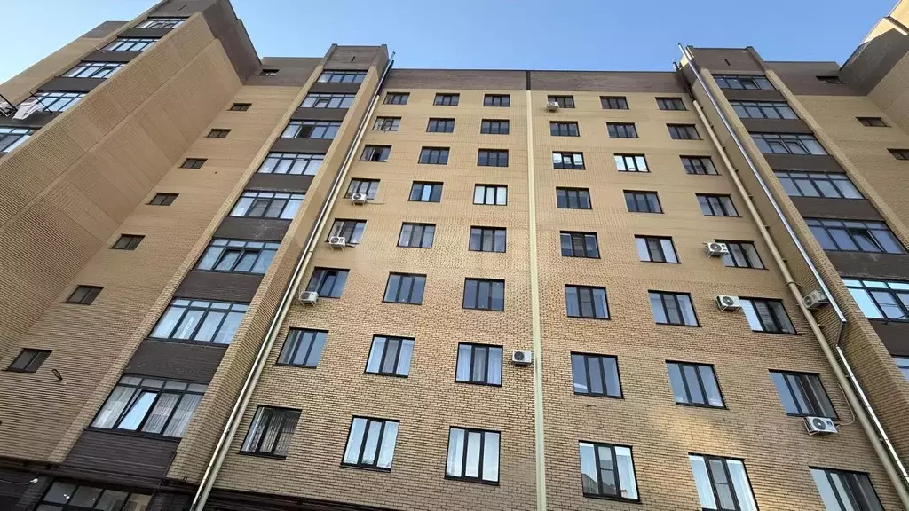 2-к кв. Карачаево-Черкесия, Черкесск ул. Балахонова, 6 (61.1 м) - Фото 1