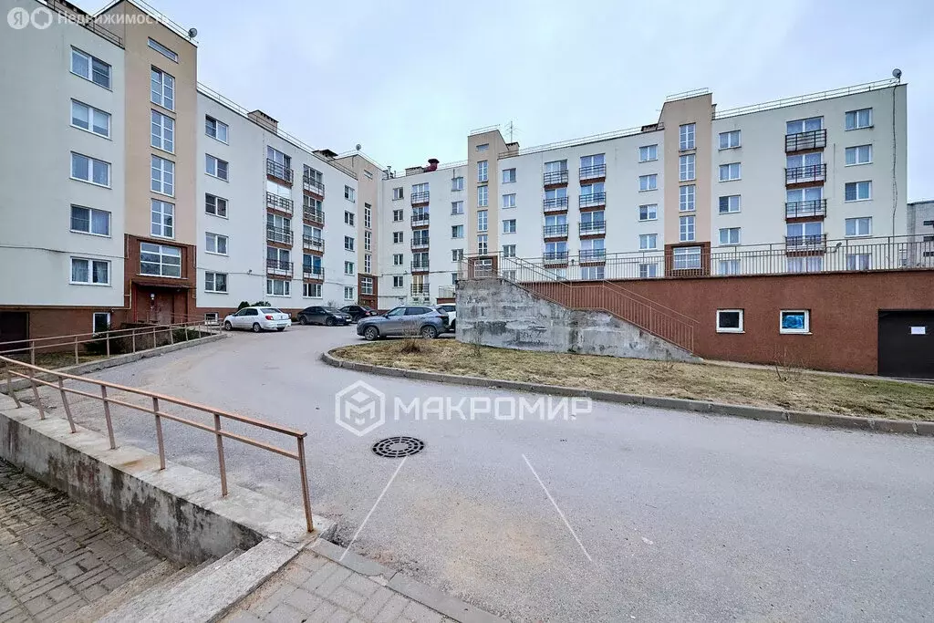 4-комнатная квартира: городской посёлок Рощино, Социалистическая ... - Фото 1