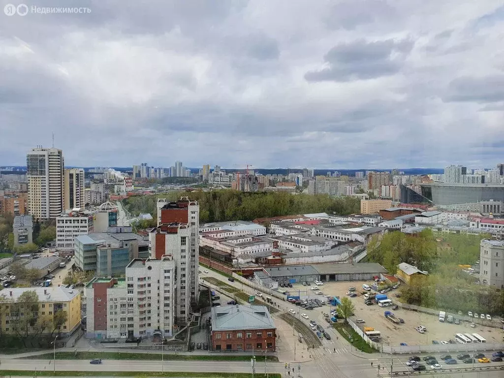 3-комнатная квартира: Екатеринбург, улица Радищева, 41 (70 м) - Фото 1