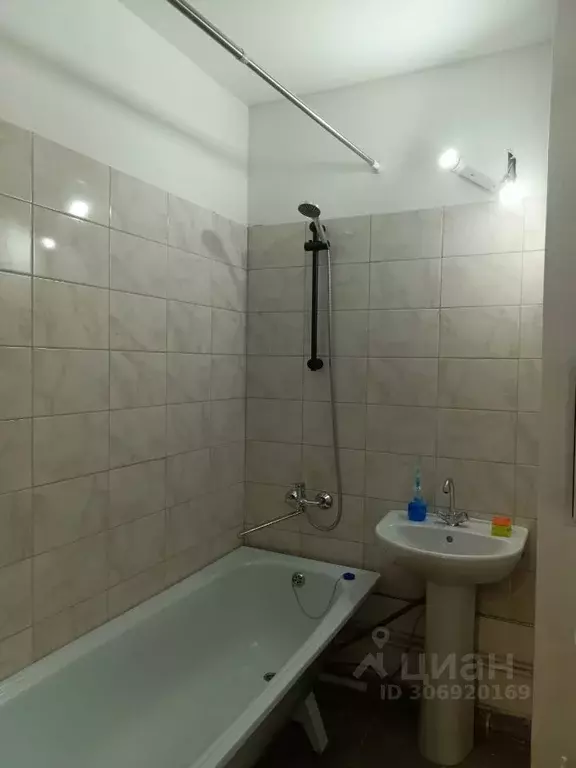 Студия Красноярский край, Красноярск ул. Петра Подзолкова, 24 (30.0 м) - Фото 0