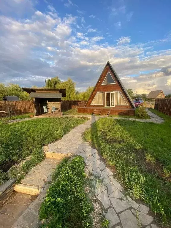 Дом в Саратовская область, Энгельсский район, Красноярское ... - Фото 1