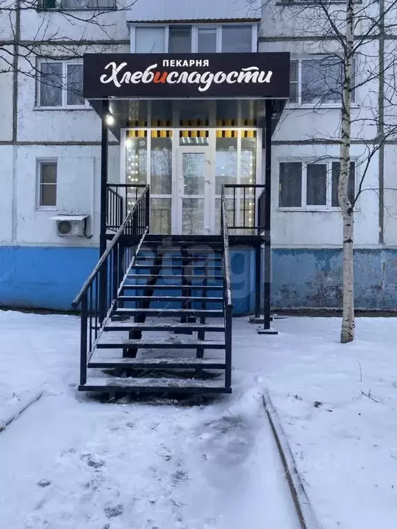 Помещение свободного назначения в Коми, Усинск ул. 60 лет Октября, 16 ... - Фото 0