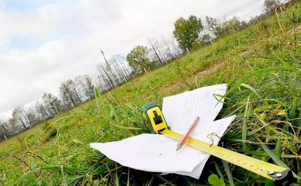 Участок в Хакасия, Саяногорск Саяногорск городской округ, ул. ... - Фото 1