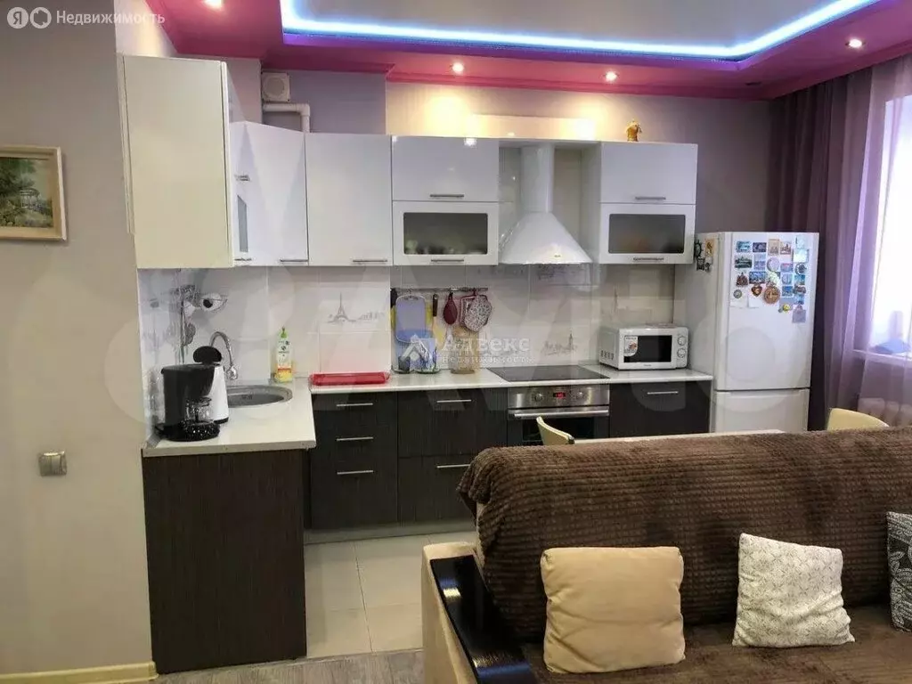 1-комнатная квартира: Тюмень, улица Станислава Карнацевича, 6 (49.1 м) - Фото 0
