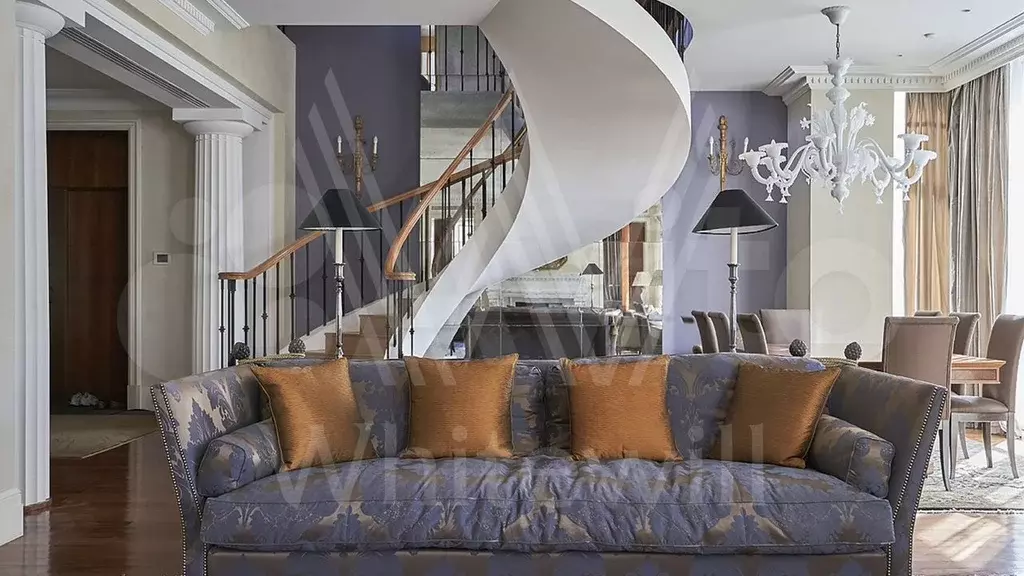 3-к. квартира, 360 м, 5/5 эт. - Фото 1