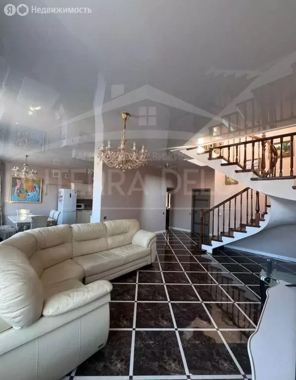 Дом в Севастополь, Учительская улица (249 м) - Фото 1