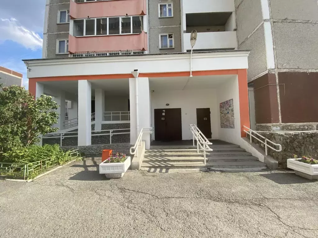 1-к кв. Свердловская область, Екатеринбург ул. Учителей, 12 (46.0 м) - Фото 1