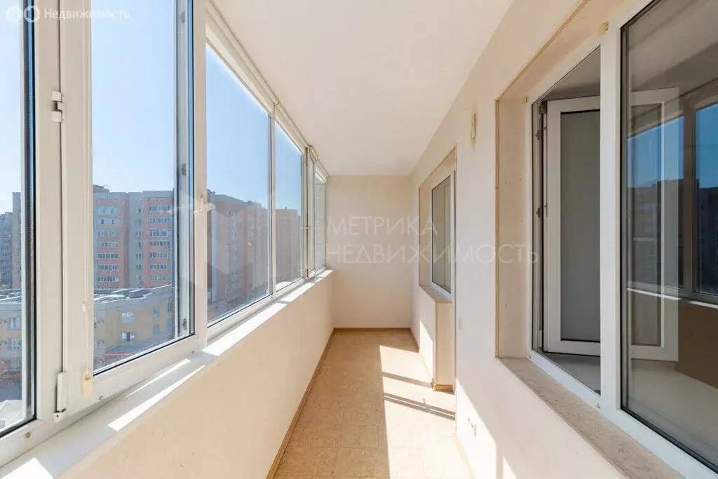 Квартира-студия: Тюмень, улица Василия Гольцова, 28 (36 м) - Фото 1