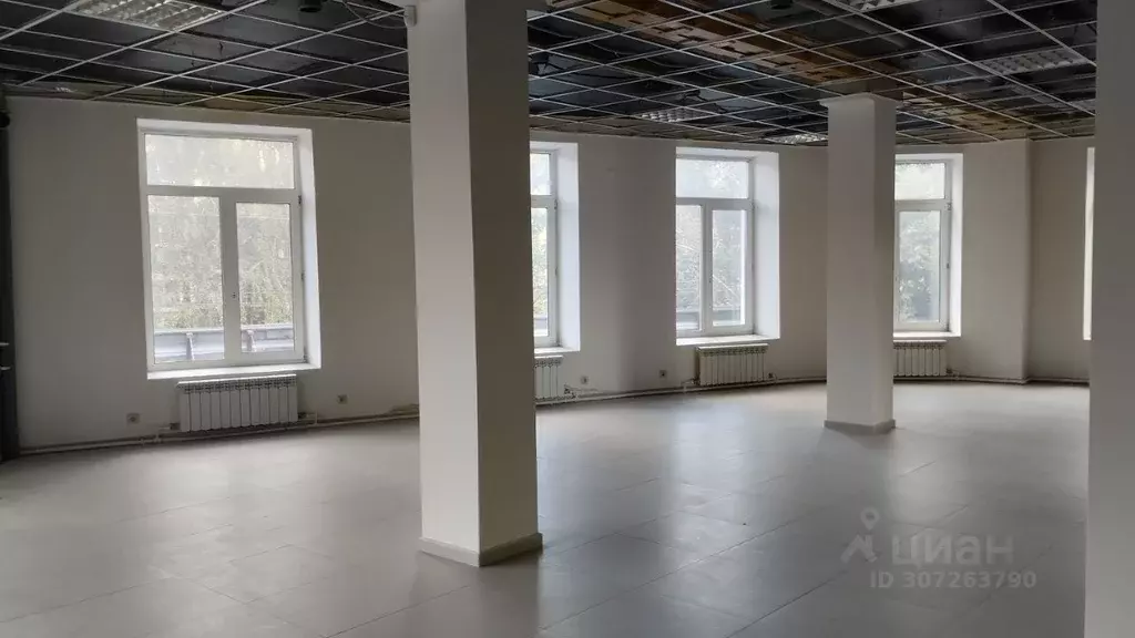 Помещение свободного назначения в Орловская область, Орел ул. ... - Фото 0