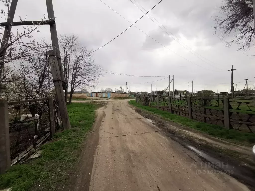 3-к кв. Волгоградская область, Светлоярский район, с. Большие ... - Фото 1