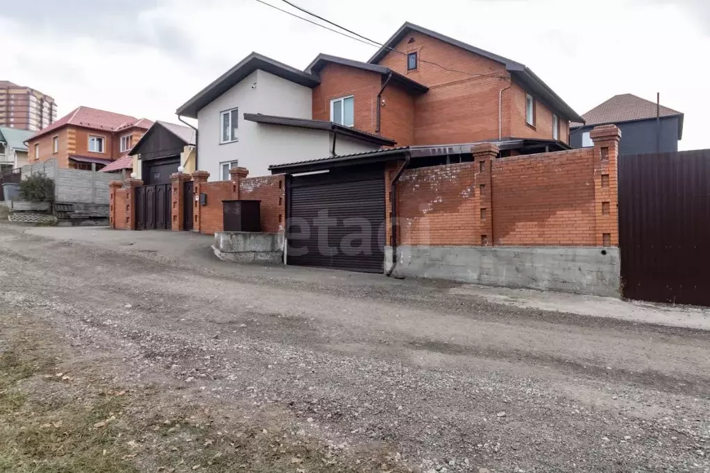 Дом в Красноярский край, Красноярск Большой проезд, 7 (267 м) - Фото 2